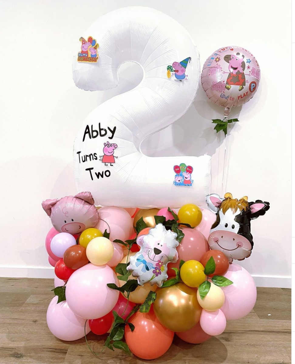 Bespoke number balloon stand -Peppa Pig