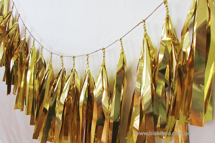 Gold Tissue Paper & Metallic Fringe Garland